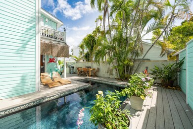 Pool & Backyard