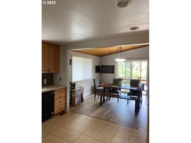 207 Adam Dr, Canyon City, OR 97820 - photo 7