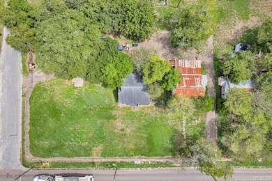 505 S Esplanade St, Cuero, TX 77954 - photo 2