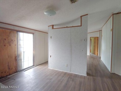 5 Dining Area