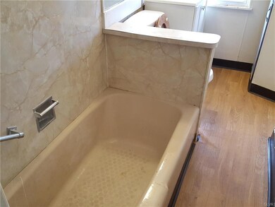 738 S Hall St, Allentown, PA 18103 - photo 3