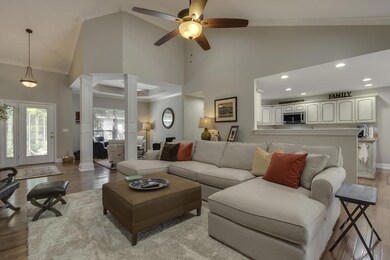 06_126 Oostanali Way_Living04