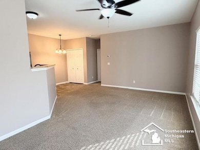 27328 Hidden Oaks Dr unit 24, Trenton, MI 48183 - photo 2