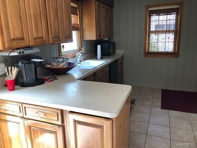 892 Eggert Dr, North Tonawanda, NY 14120 - photo 4