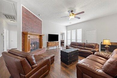 202 Tanglewood Dr, Wylie, TX 75098 - photo 4