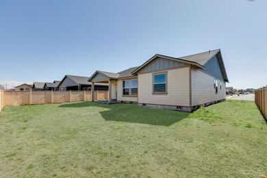 637 Freedom Ln, Metolius, OR 97741 - photo 4