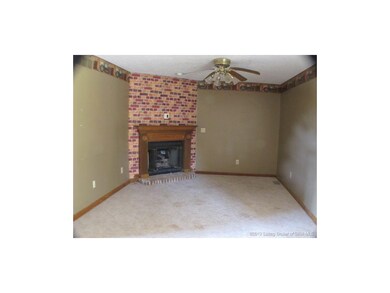 4310 Jeffers Dr, New Albany, IN 47150 - photo 2