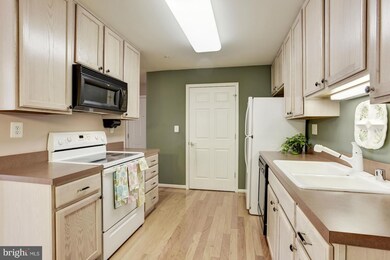 6516 Ridenour Way E unit 1B, Sykesville, MD 21784 - photo 5