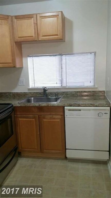 8714 Village Square Dr, Alexandria, VA 22309 - photo 3