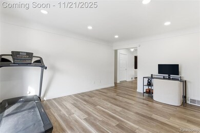 6528 Sterling Ct, Garden City, MI 48135 - photo 6