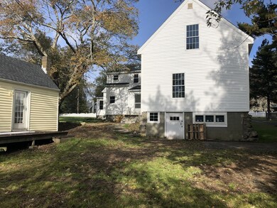 817 Plymouth St, Middleboro, MA 02346 - photo 5