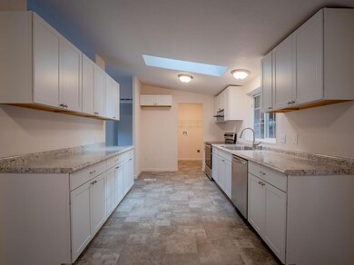 137 Josephine St, Merlin, OR 97532 - photo 4