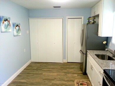 Eat In Kitchen