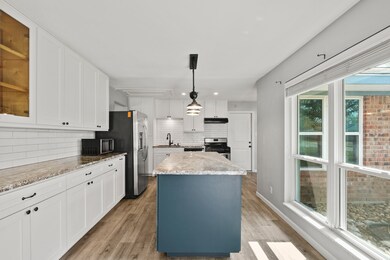 11315 Caribbean Ln, Houston, TX 77089 - photo 4