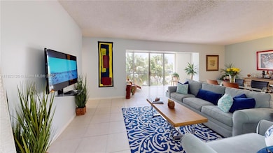 Jockey Club unit 2G, Miami, FL 33181 - photo 4