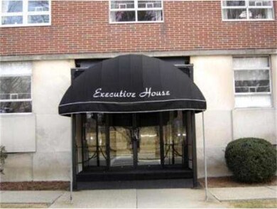Executive House unit 707, Worcester, MA 01609 - photo 2
