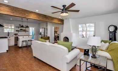 3130 N 26th Pl-large-004-11-Main Living