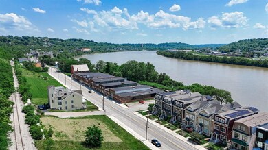 1922 Riverside Dr, Cincinnati, OH 45202 - photo 2