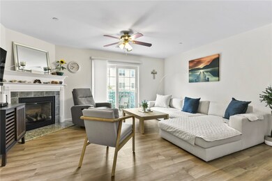 2 Gray Coach Ln unit 210, Cranston, RI 02921 - photo 3