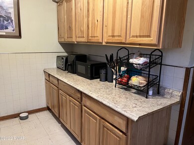 121 Maple Ave, Matamoras, PA 18336 - photo 7