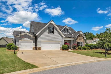 304 Red Cap Cir, Jefferson, GA 30549 - photo 2