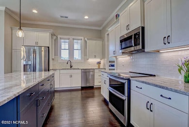 Kitchen with Granite