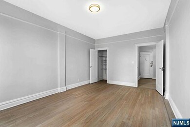 Tudor Arms unit 3H, Cliffside Park, NJ 07010 - photo 5