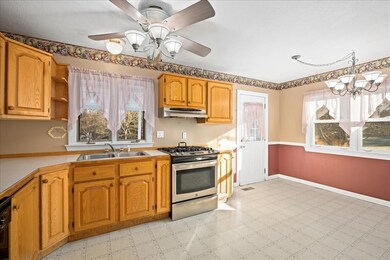 41 Laura Ln, Whitinsville, MA 01588 - photo 5