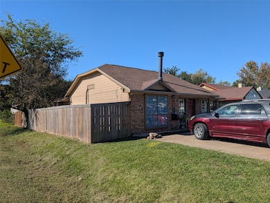 101 Colt Cir, Mabank, TX 75156 - photo 3