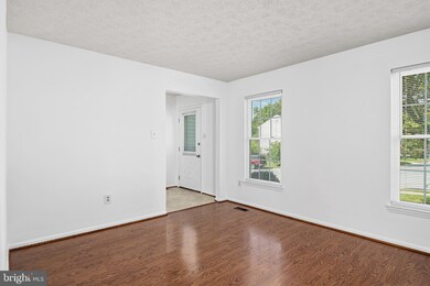 9309 Kings Grant Rd, Laurel, MD 20723 - photo 5