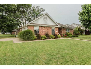 Exterior Front. 3804 SW Maple Rd