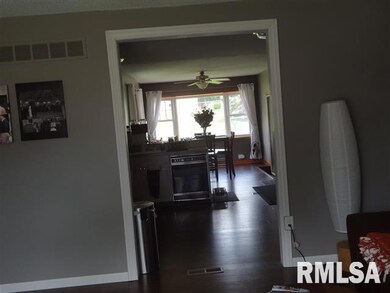 2514 W 59th St, Davenport, IA 52806 - photo 5