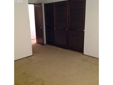 Bedroom, Primary