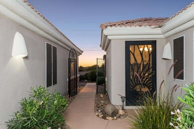 Front Courtyard looking out to Circle Dr