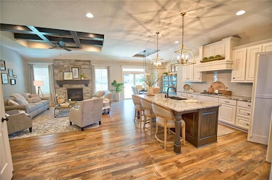 16588 S Lichtenauer Dr, Olathe, KS 66062 - photo 5