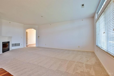 7589 Skyview Cir, Cincinnati, OH 45248 - photo 4