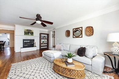 1708 Roxborough Rd unit H, Charlotte, NC 28211 - photo 2