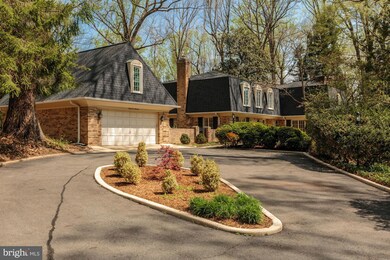 9100 Glenbrook Rd, Fairfax, VA 22031 - photo 2