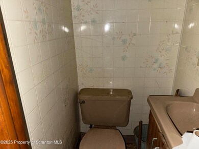 1150 Franklin St, Old Forge, PA 18518 - photo 5