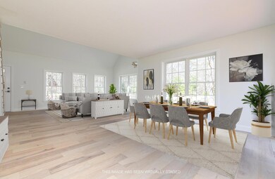 1_Izzy_Lane_Dining_Room_12-04-22_09_25-2