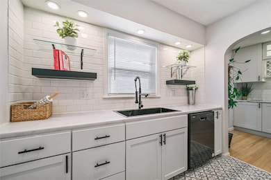 1047 27th St NE, Cedar Rapids, IA 52402 - photo 5