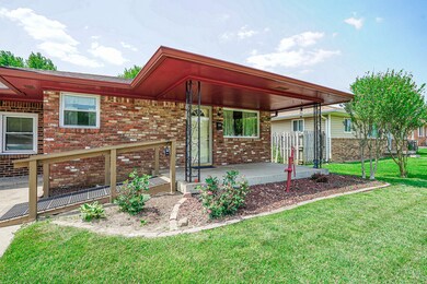 414 Beechwood Dr, Beech Grove, IN 46107 - photo 3