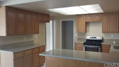 16189 Wimbleton Dr, Victorville, CA 92395 - photo 3