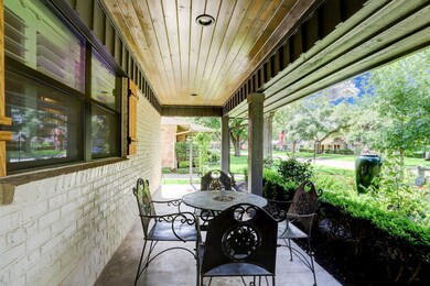 10018 Burgoyne Rd, Houston, TX 77042 - photo 4