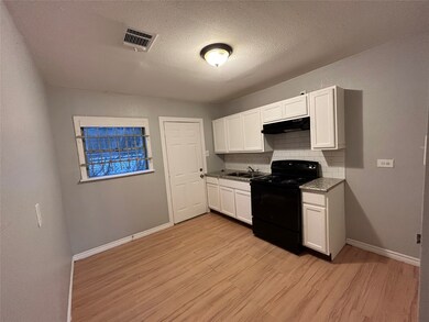 6818 Weston St unit 2, Houston, TX 77021 - photo 4