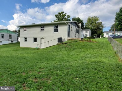 808 W 15th St, Front Royal, VA 22630 - photo 4