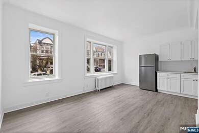 137 Kensington Ave unit 101, Jersey City, NJ 07304 - photo 3
