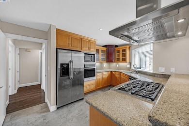 1116 Vista Point Ln, Concord, CA 94521 - photo 7