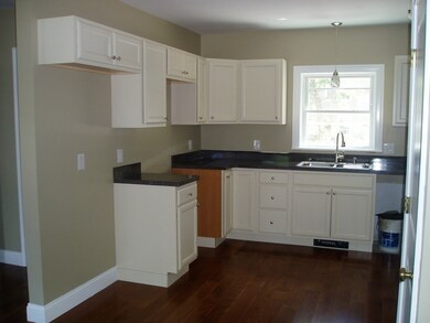 43 Clarendon Ave, Chicopee, MA 01013 - photo 5