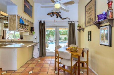 Eat-in Kitchen